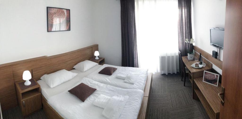 Restavracija In Prenocisca Carda Hotel Martjanci Екстериор снимка